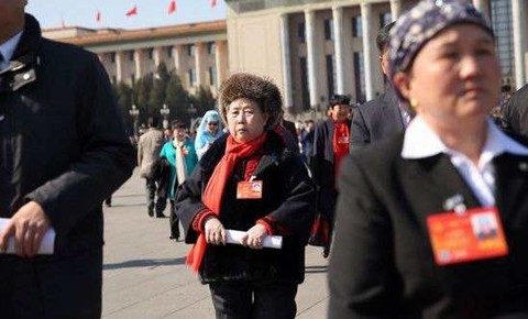至今坊间及准备圈内,有人一直问李妙行是谁?是不是老糯米要投资补气?干妈黑小米上市血的粥图片