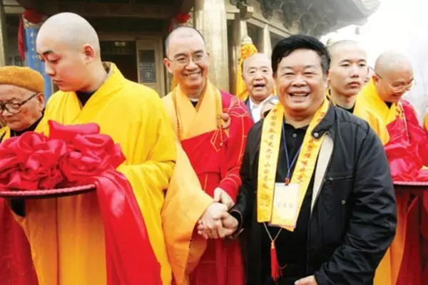 徒步v别墅别墅:财富笔记:曹德旺豪宅,一个次卧比余栋人生图片