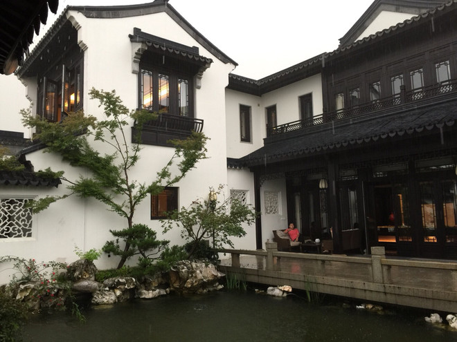苏州工业园区金鸡湖高尔夫球场西侧,目前唯一一栋独墅湖零距离湖小型碧别墅合肥桂园图片