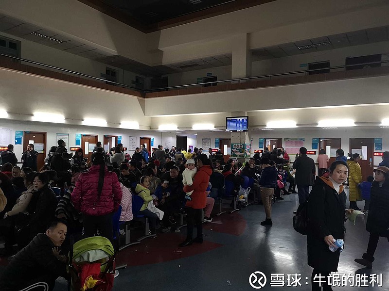 流感来临,重庆儿童医院夜间急诊人山人海