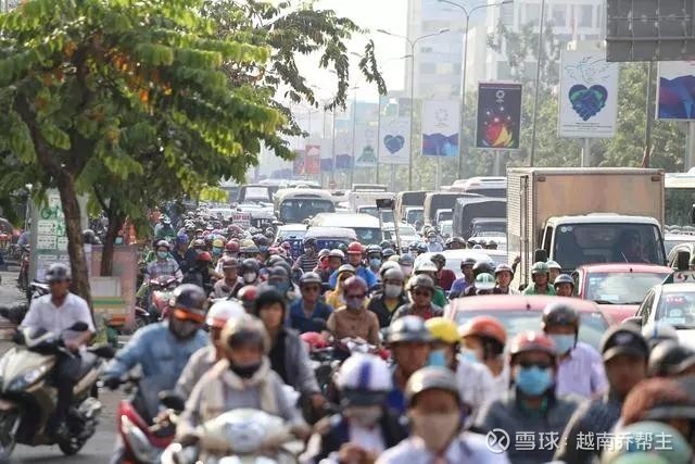 相比中国而言,越南人多地少,人口密度更大,但越南面对人口红利的态度