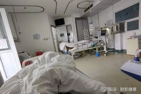 姚海在金银潭的病房内.图由患者提供