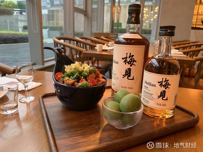 一间生意火爆的酒馆,藏着江小白这家公司的能力与克制