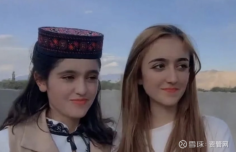 中国还有白人塔吉克族,下面是很普通的两位中国新疆的塔吉克族白人