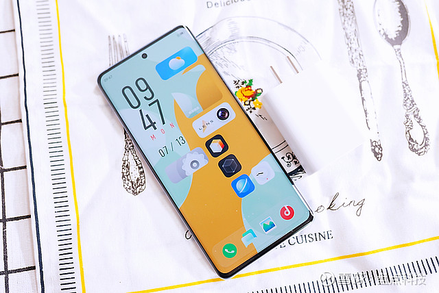 vivox60宣传图片,vivox60广告图片 悄悄在线上发布了年度旗舰手机vivo x60系列,对外的宣传似乎也并不多
