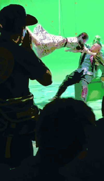 但这不代表,大家可以脱离地心引力,上下翻腾720度然后以5米/秒的落体