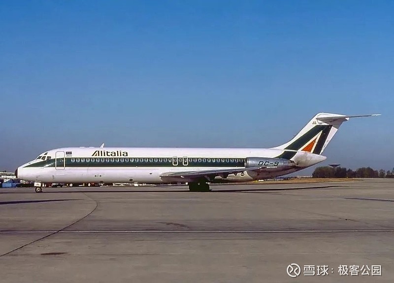 1990 年 11 月 14 日坠毁的意大利航空公司 404 航班是一架国际客机