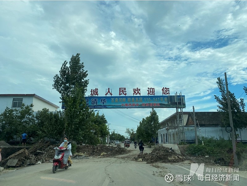 7月28日下午《每日经济新闻》记者走访了新乡辉县赵固乡和占城镇.