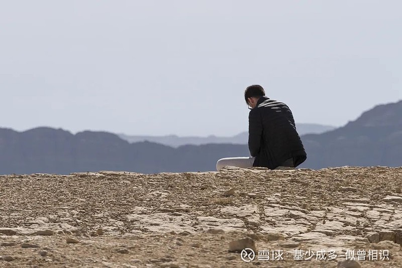 和身边的人明争暗斗,默默地较劲,到头来却是难为了别人,也累垮了自己.