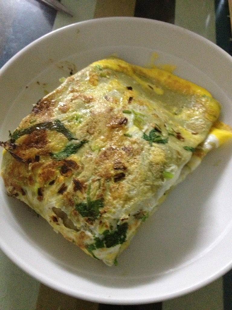 咱这有人对做饭有兴趣吗?最近在家练习摊煎饼果子,已经有点像样了.