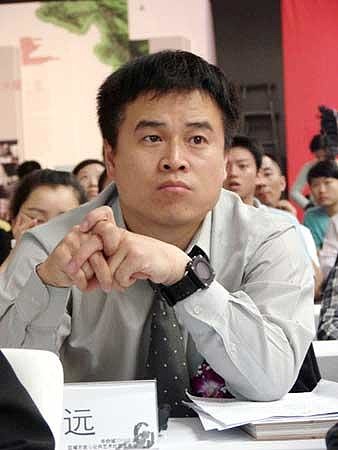 曾任公司大股东华侨城旗下深圳欢乐谷首任总经理的吴斯远接替侯松容