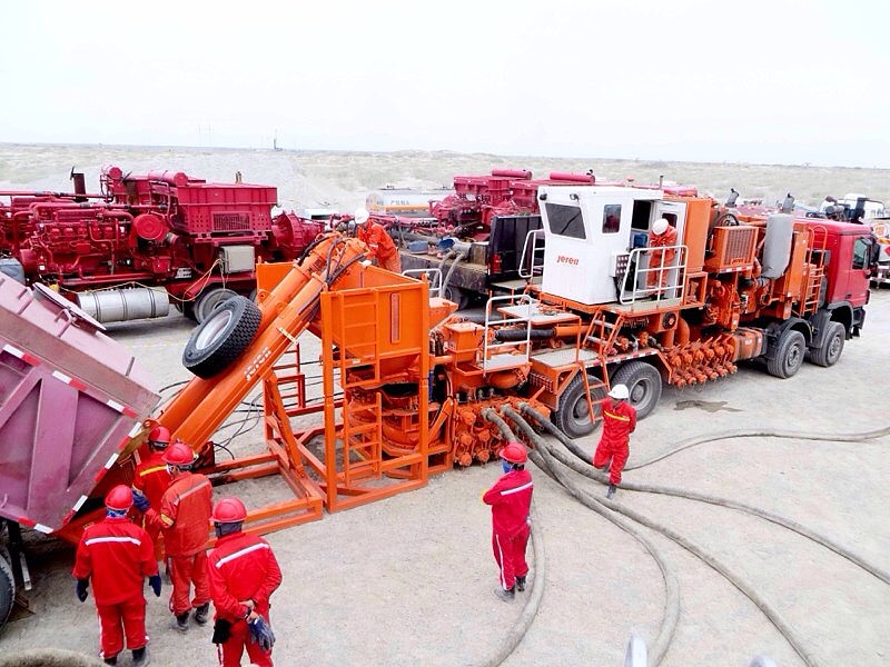 杰瑞:240桶混砂车成功进行脉冲加砂作业,采收率大幅提升!