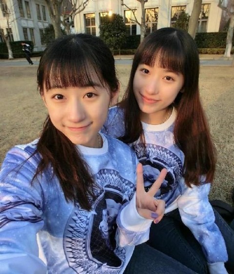 【八卦】复旦双胞胎姐妹花自拍照网络走红(组图)