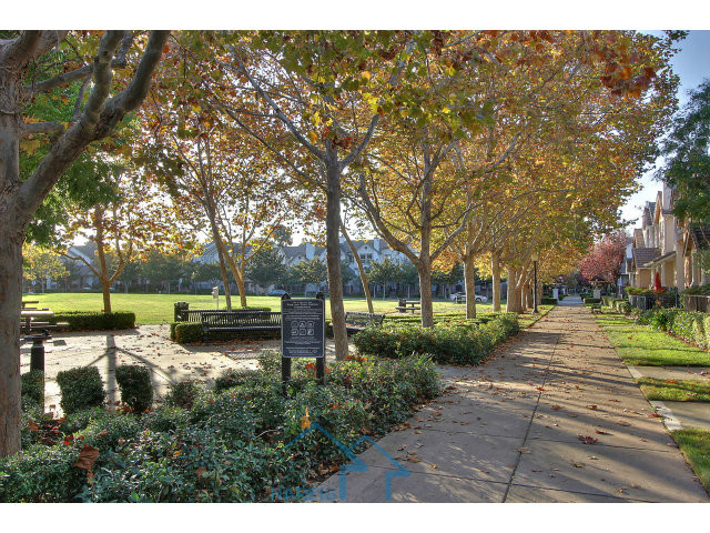 【旧金山】南湾硅谷山景城mountain view 3卧联排别墅 近公园和火车站