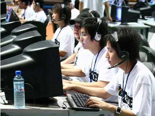 股民浙A: 中国电竞十八年:在妖魔化中艰难成长