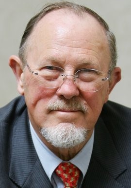 1990年诺贝尔经济学奖_【1992年诺贝尔经济学奖获得者加里·贝克尔】美国经济学家贝克尔...(2)