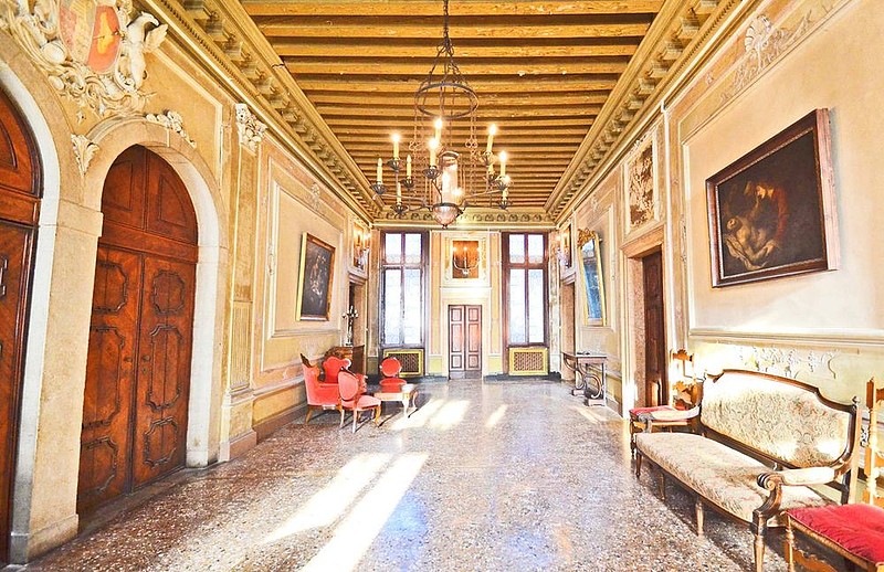 尼采在威尼斯的故居正在出售出价250万欧元约1800万人民币约300平方米