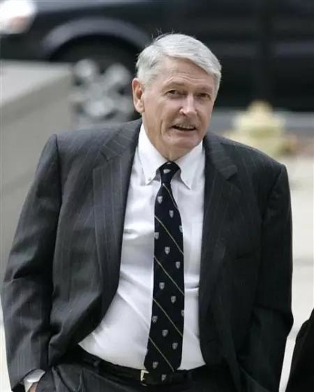 美国有线电视业教父——约翰·马龙