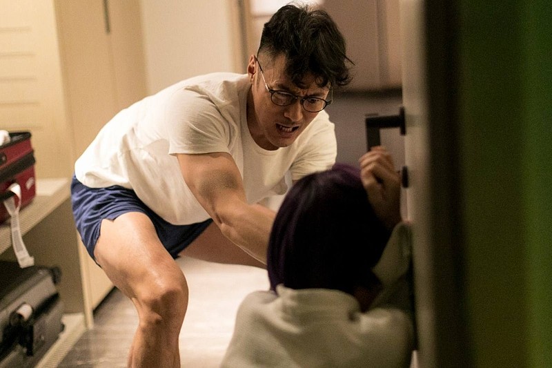 花儿街参考 · 出品 作者 | 林默1从电影院里走出来的瞬间,大宇察觉