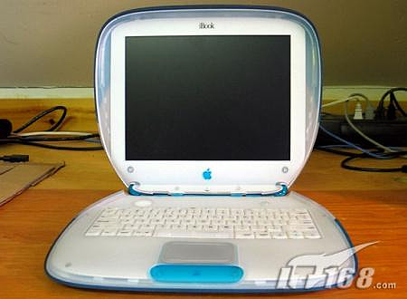 在1996年推出的一款产品,并且,也是一款配置有无线网卡的笔记本电脑