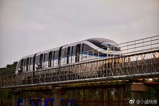 银川云轨一号线花博园段工程轨. - 雪球