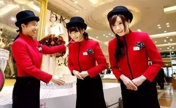 瞭望财富: 在日本退货,服务员态度居然. 去过日