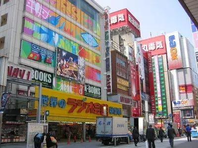 瞭望财富: 在日本退货,服务员态度居然. 去过日