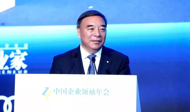 宋志平参加中国企业领袖年会,被董明珠赞为美