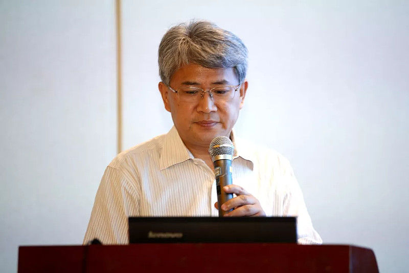 钱建林出席2018中国电子元件产业峰会并作为轮值理事长致辞