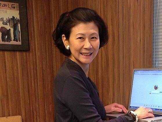 出生于1961年的周凯旋是土生土长的香港人,中学曾在香港最顶尖学校之