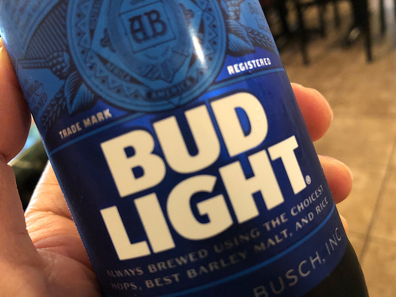 $百威英博(bud)$ 世界杯开幕,每天喝几瓶百威啤酒支持bud - 雪球