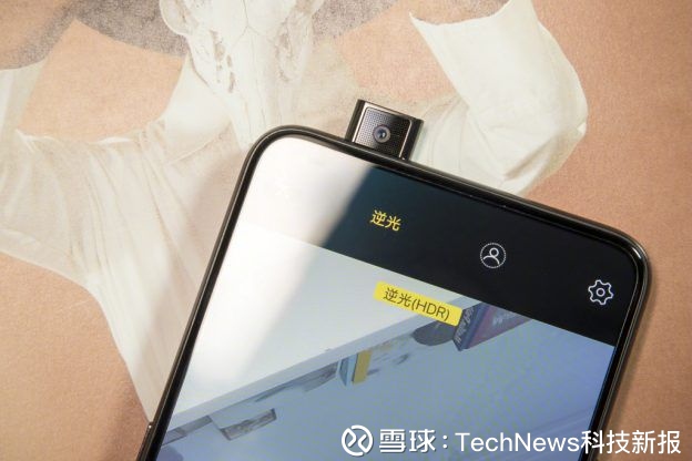 首圖來源:vivo官方微博 vivo nex彈出式攝像頭很好解決了全面