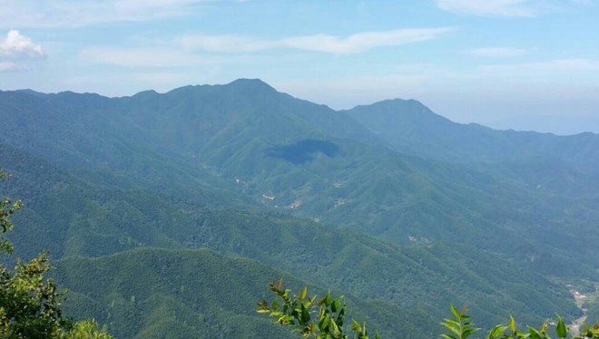 最小的市,整個街道就一圈,感覺溜達幾步就走完了,但市外的羅霄山脈