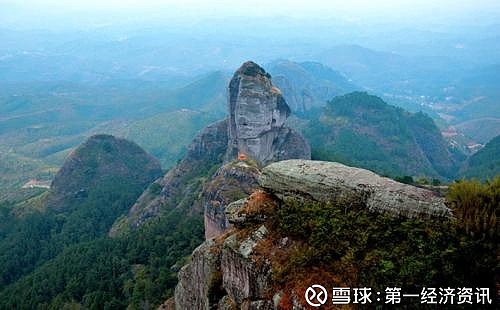 銅鑼寨是因公元前122年漢武帝巡視衡山國(今霍山縣)夢見一輪明月化作