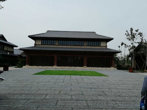 瓦尖上的舞蹈…2019年的股市行情展望(原创)