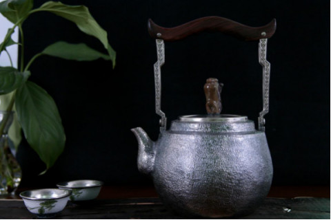 壶途工匠：探索手工银壶的发展历程