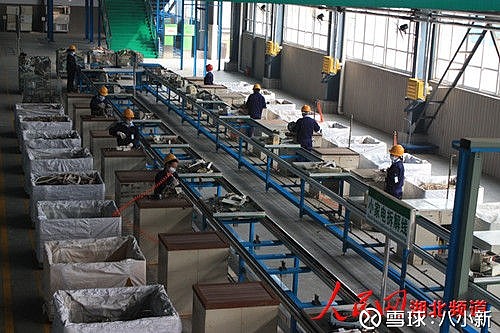 图为格林美(002340)生产车间,从废旧电池中提取钴镍,从废旧线路靶中