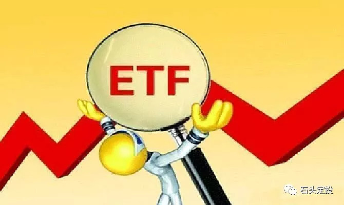 Etf基金和etf链接基金有什么区别 该选哪个 巴菲特通过一场十年的赌局让我们知道了 一个业余的投资者通过长期定投指数基金 往往能够战胜绝大多数的专业投资者 而且对于