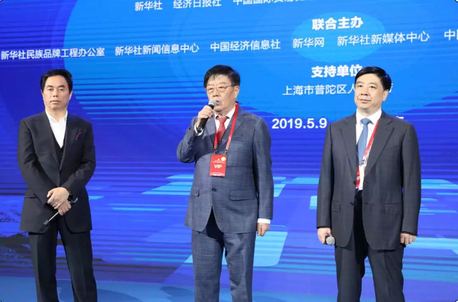 扬子江药业集团董事长徐镜人分享企业品牌建设经验