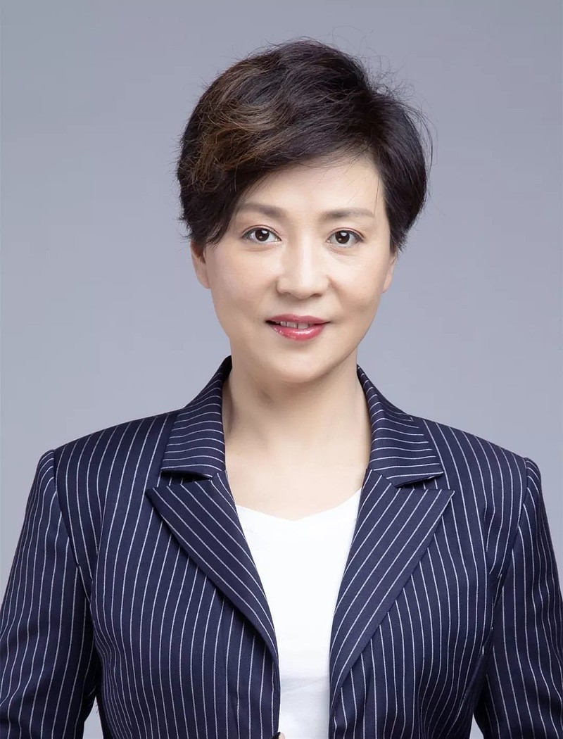 法国菲颂蛋糕工厂董事长  黄淑萍:今天参观了牛奶公司和川崎机器人.