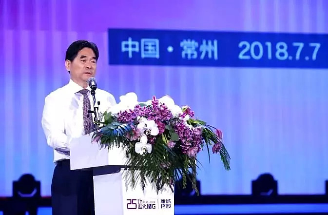 常州首富王振华的红与黑白岩松说他号里只能住马桶边