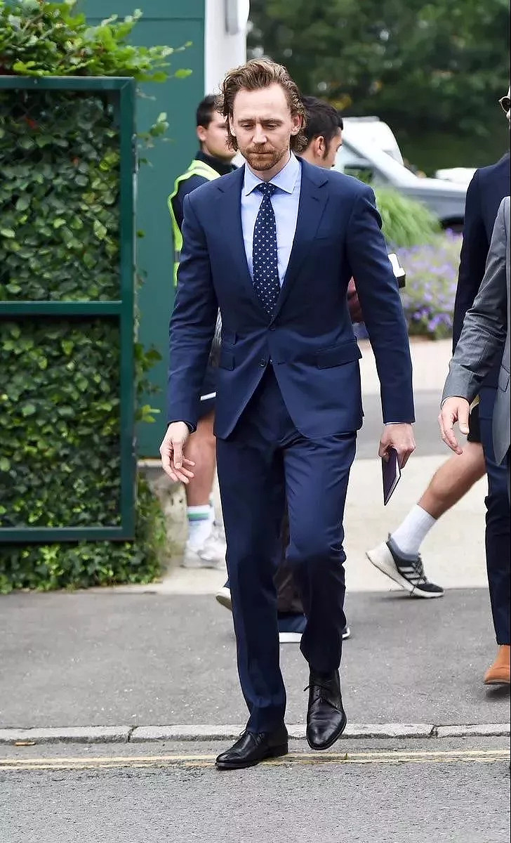 看完温网型男街拍 白敬亭的女人们沸腾了 19温布尔登网球锦标赛落下帷幕 德约科维奇与费德勒一决雌雄 最终前者再次收获一个大满贯 作为温网形象大使的林俊杰