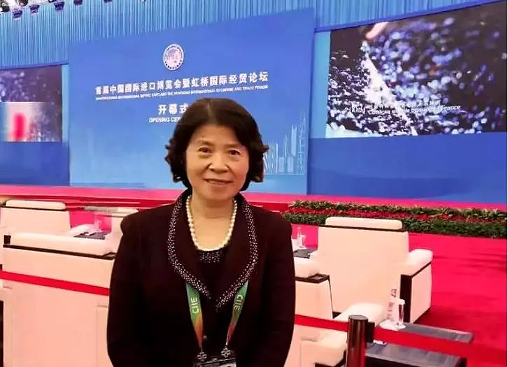 绍兴首富冯海良姐弟创世界500强，冯亚丽：我是姐姐，一定要帮他 近日，美国《财富》杂志发布2019年度世界500强企业名单，位于绍兴诸暨的海亮 ...