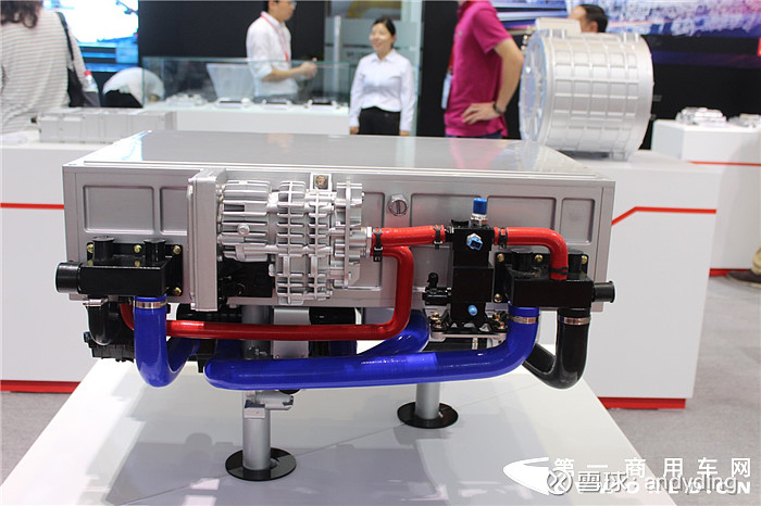 潍柴动力燃料电池发动机亮相多款国六系列柴油机