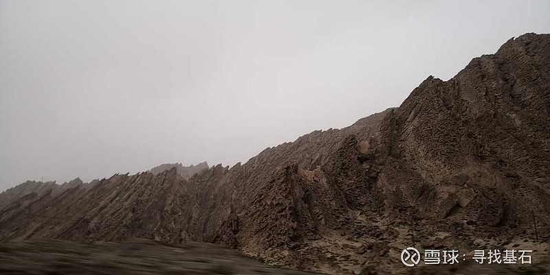 一山隔断新疆南北。<br/>北