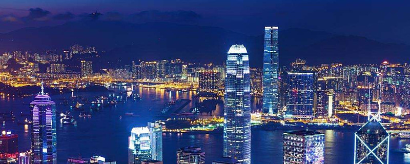 香港VS深圳：“向前走，莫回头”