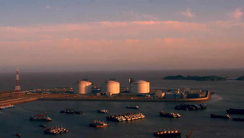 "周强介绍,1999年,东海平湖油气田天然气登陆,拉开了上海天然气利用的