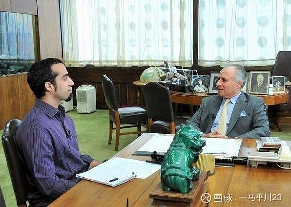 在19世纪末20世纪初,老嘉道理带着两个儿子埃利,伊里,千里迢迢来上海