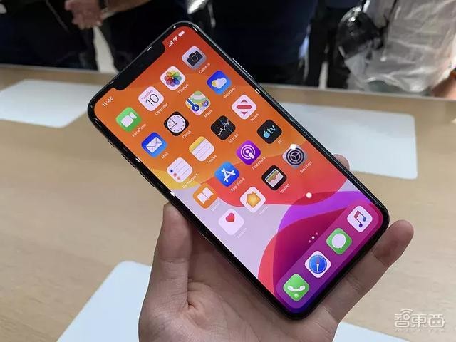 除了iphone 11之外,本次苹果还带来了iphone 11 pro和iphone 11 pro