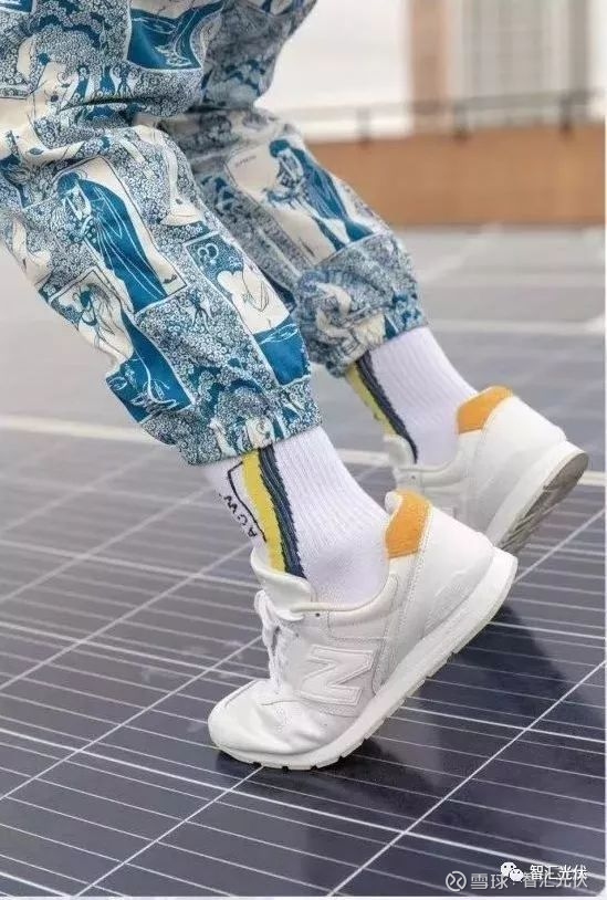 【视频】踩踏光伏组件的后果是什么?